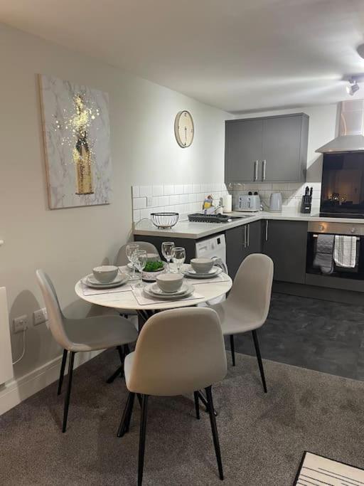 קינגס לין Cedar House - 2 Bed House With Free Parking In Town Centre! By Shortstays4U מראה חיצוני תמונה